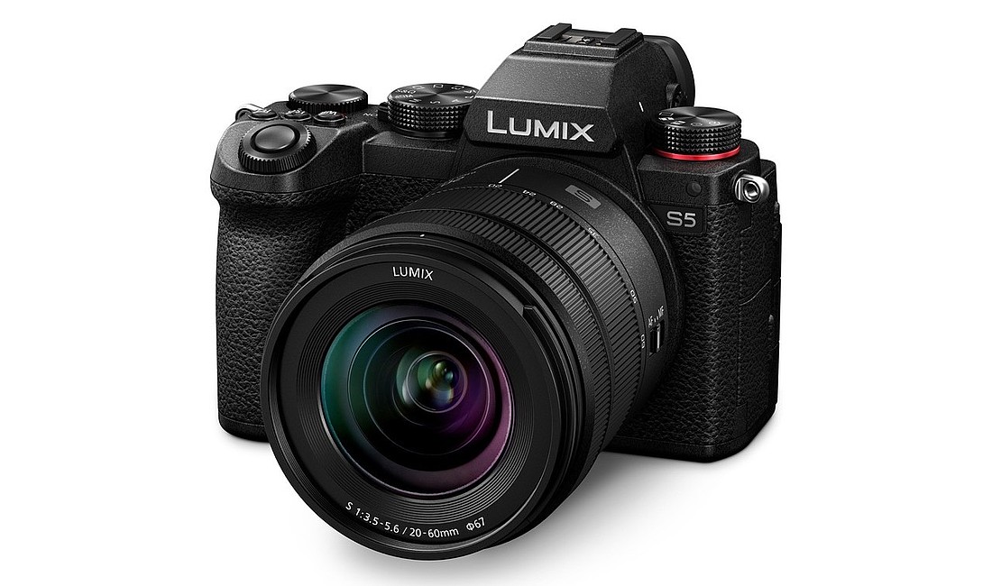 Lumix DC S5 mit Lumix S 20-60mm F3,5-5,6 und LUMIX S 35 mm F1.8